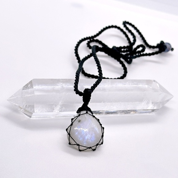 NATURAL Rainbow Moonstone Artisan Macramé Boho Necklace - Picture 2 of 5
